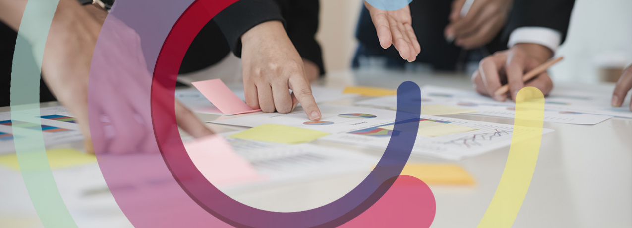 Výroba letáků: Jak propojit letáky s online kampaní?